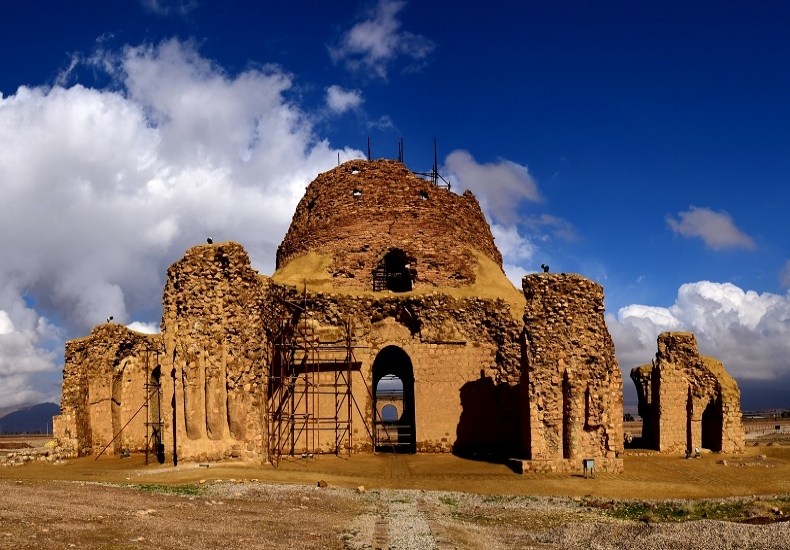 Sarvestan Palace